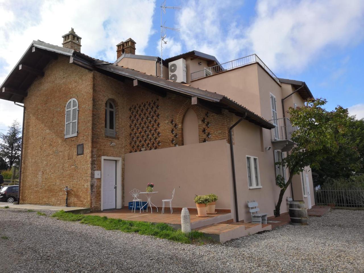 700enolocanda 3* Santa Giuletta